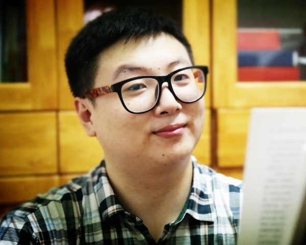 陈昊楠.jpg